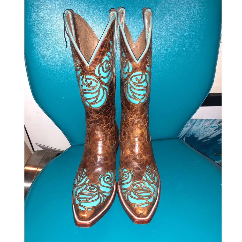 Dusty rose ariat boots